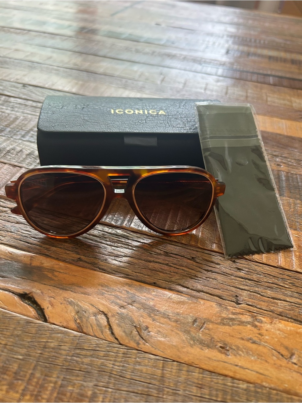 DIFF Eyewear Iconica PIA Aviator Sunglasses